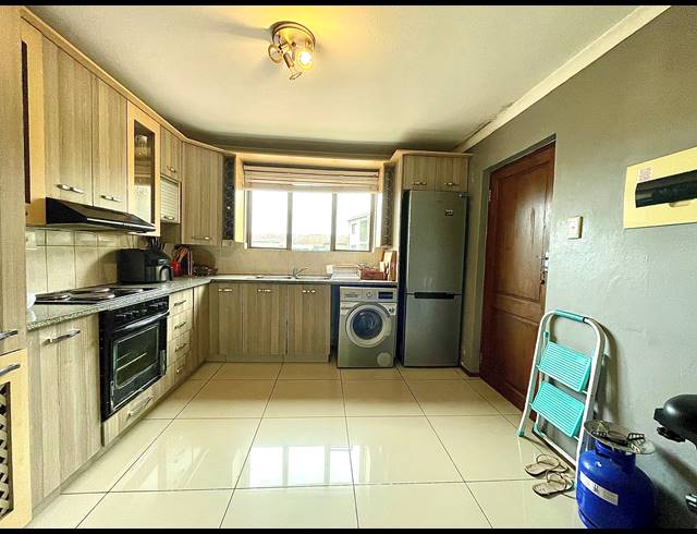 2 BEDROOM APARTMENT FOR SALE IN MONTCLAIR